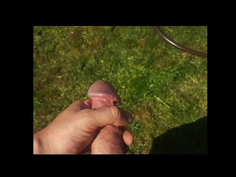 ❤️ A boazona fica com a rata rosa fodida e ejacula com um esguicho num jardim de Verão ❤️ Porno vídeo em porno pt.dreamypassionjourney.ru ❌️❤