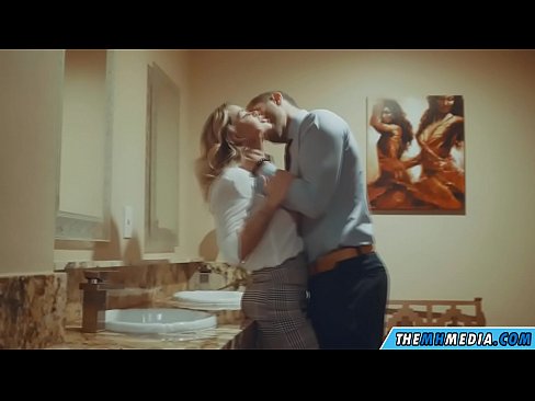 ❤️ Quando uma loira peituda o seduz numa casa de banho pública ❤️ Porno vídeo em porno pt.dreamypassionjourney.ru ❌️❤